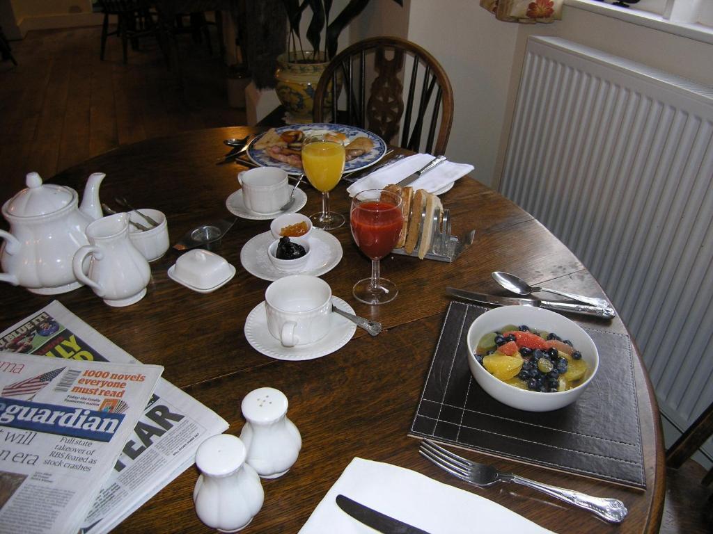 The Pilgrims Rest Hotel Littlebourne Eksteriør billede
